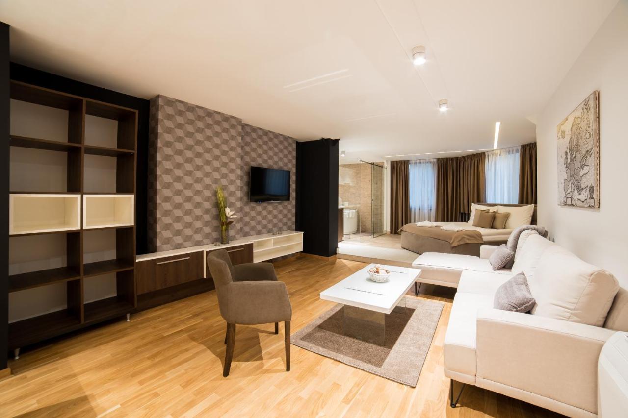 Center Luxury *